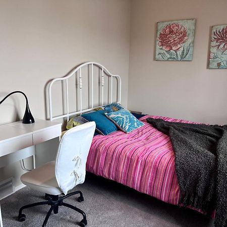 Best Garden House&3 Mins Bus Station Close C-Train&Free Parking Calgary Luaran gambar